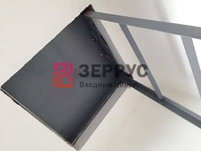 Установленный противопожарный люк Зеррус — пример 437